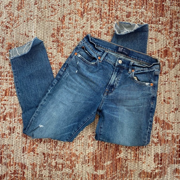 GAP Midrise Distressed Girlfriend Jeans - Picture 5 of 8